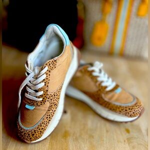 Madewell shows size 5 Women